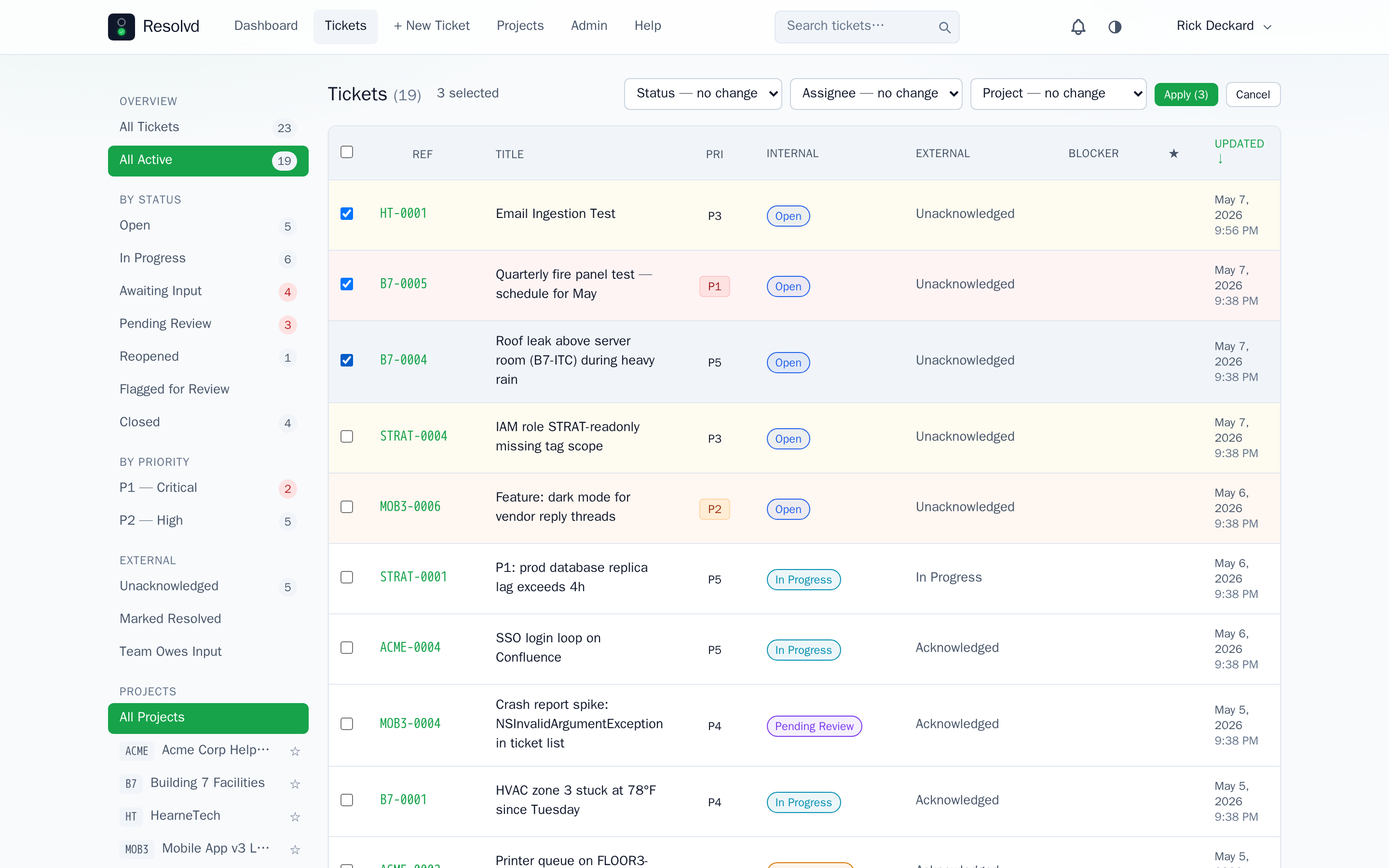 Tickets list in Bulk Edit mode — three rows checked, action bar showing Status / Assignee / Project no-change selectors and an Apply (3) button.